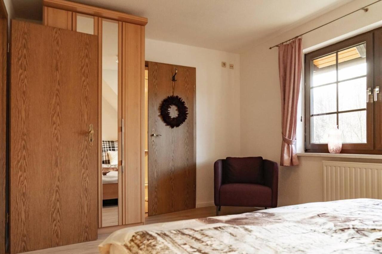 Das Waldseechalet Maerchenhafter Waldseeblick - Moderne Wohnung Mit Infrarotsauna ฮาสเซลเฟลเดอ ภายนอก รูปภาพ