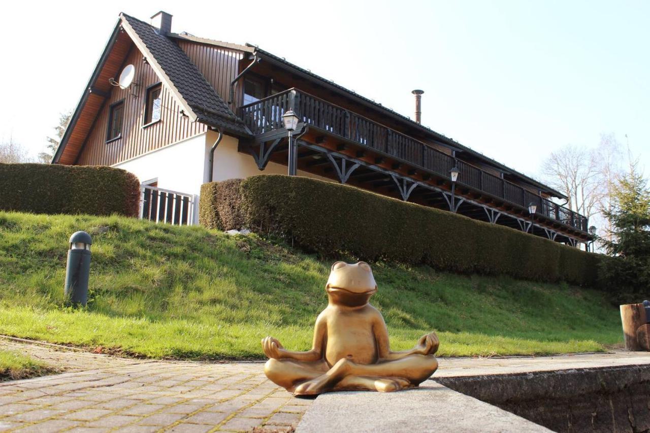 Das Waldseechalet Maerchenhafter Waldseeblick - Moderne Wohnung Mit Infrarotsauna ฮาสเซลเฟลเดอ ภายนอก รูปภาพ
