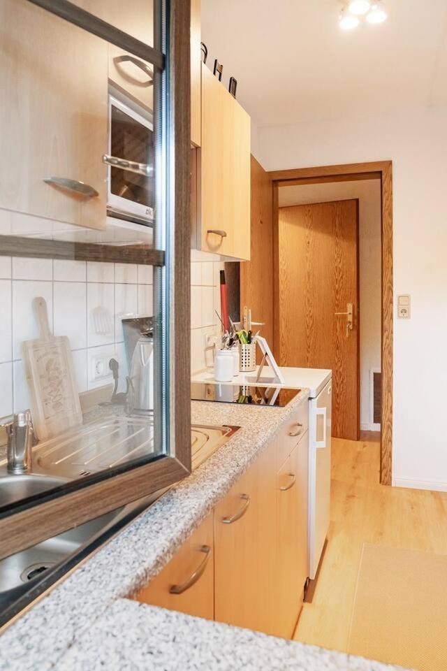 Das Waldseechalet Maerchenhafter Waldseeblick - Moderne Wohnung Mit Infrarotsauna ฮาสเซลเฟลเดอ ภายนอก รูปภาพ
