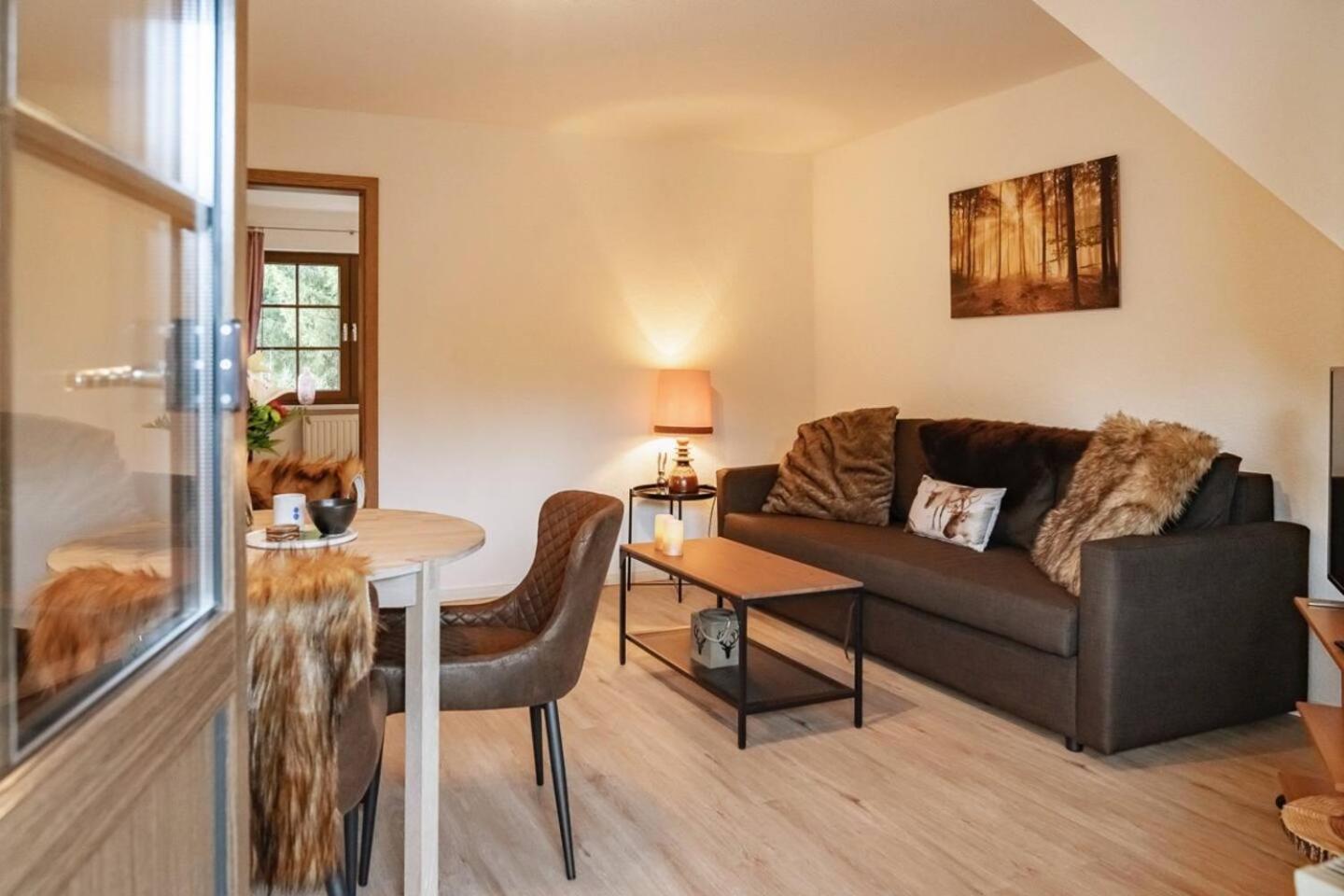 Das Waldseechalet Maerchenhafter Waldseeblick - Moderne Wohnung Mit Infrarotsauna ฮาสเซลเฟลเดอ ภายนอก รูปภาพ